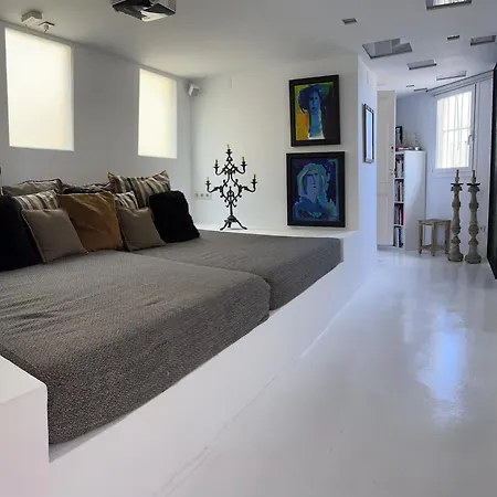 Sunny Penthouse With Sea View Apartment *